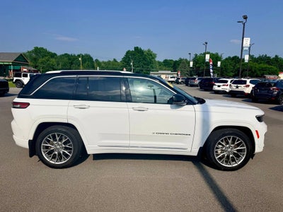 2022 Jeep Grand Cherokee Summit