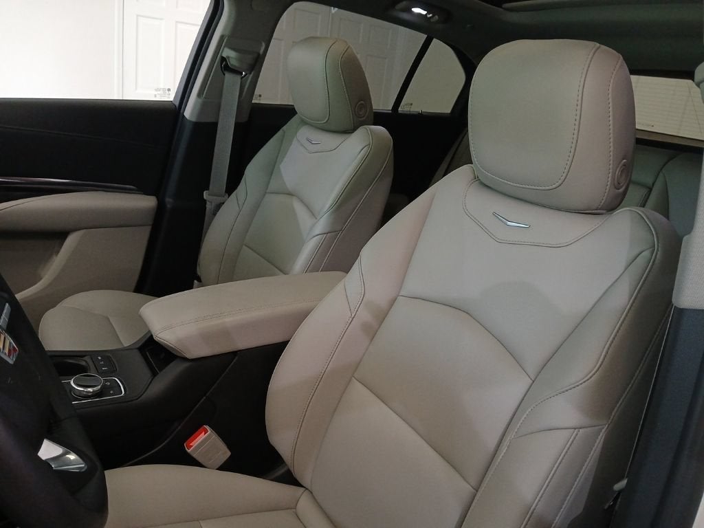 2022 Cadillac XT4 AWD Luxury
