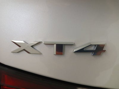2022 Cadillac XT4 AWD Luxury
