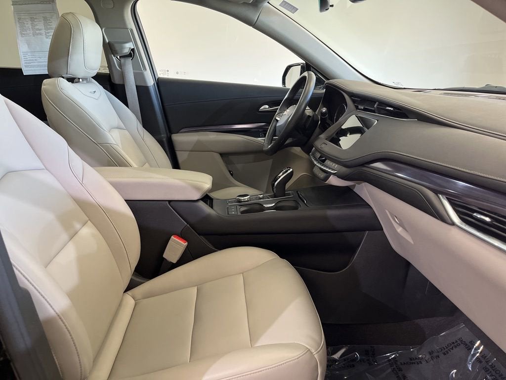 2022 Cadillac XT4 Luxury