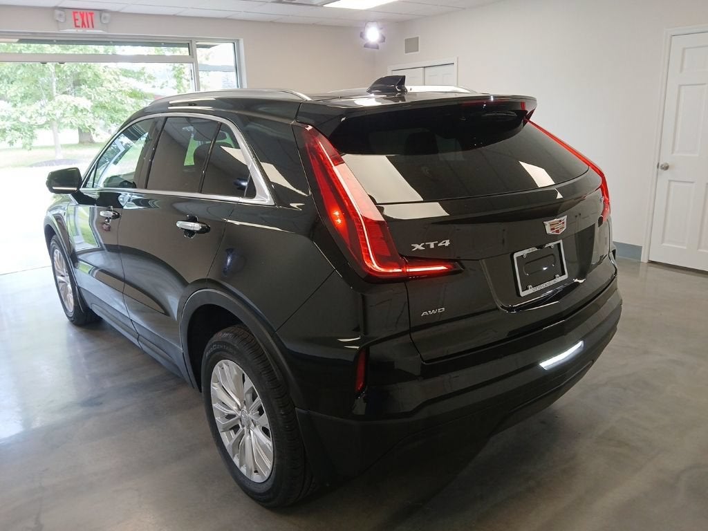 2024 Cadillac XT4 Luxury