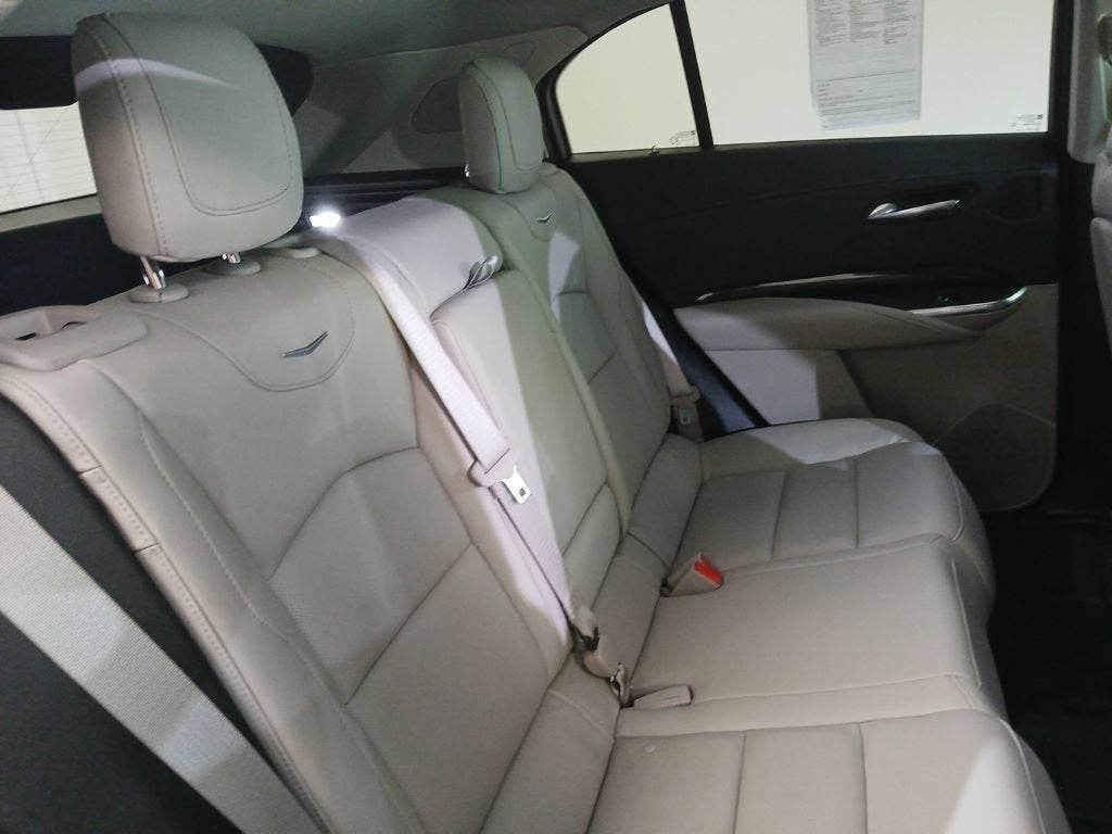 2022 Cadillac XT4 Premium Luxury