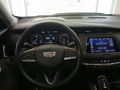 2022 Cadillac XT4 Premium Luxury