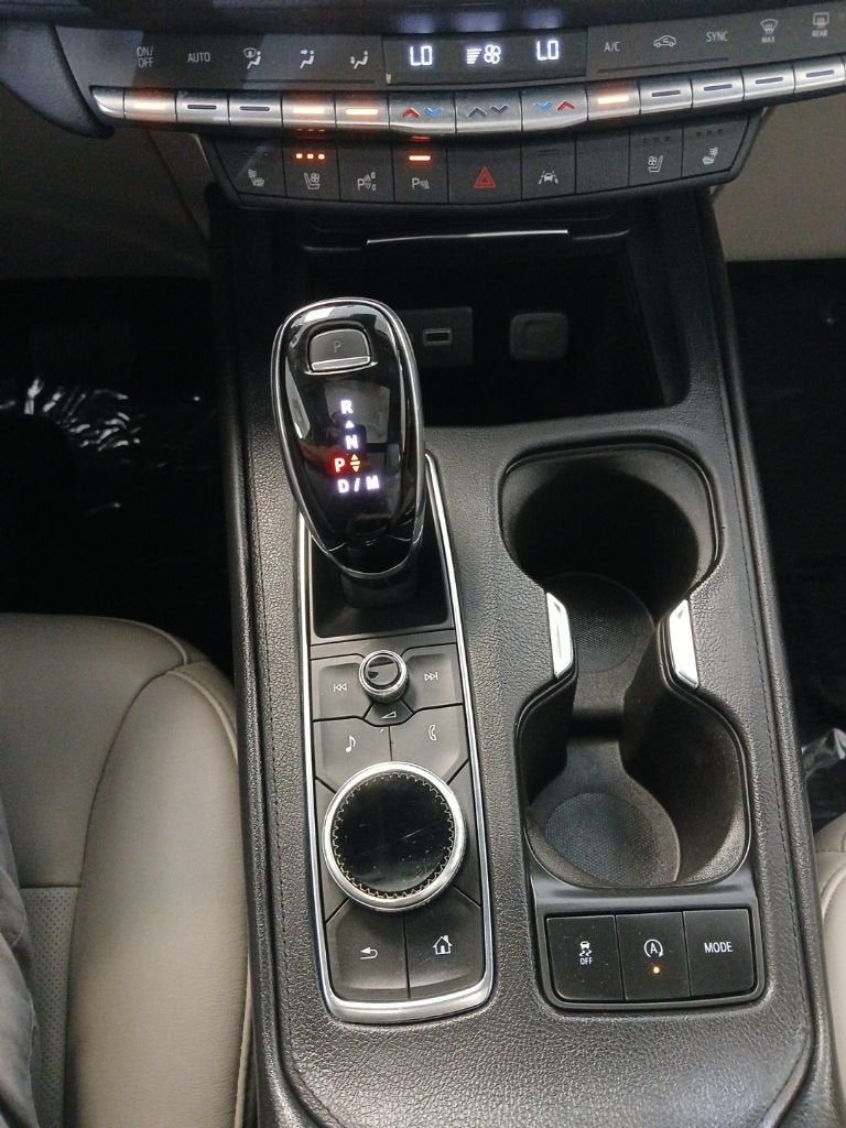 2022 Cadillac XT4 Premium Luxury