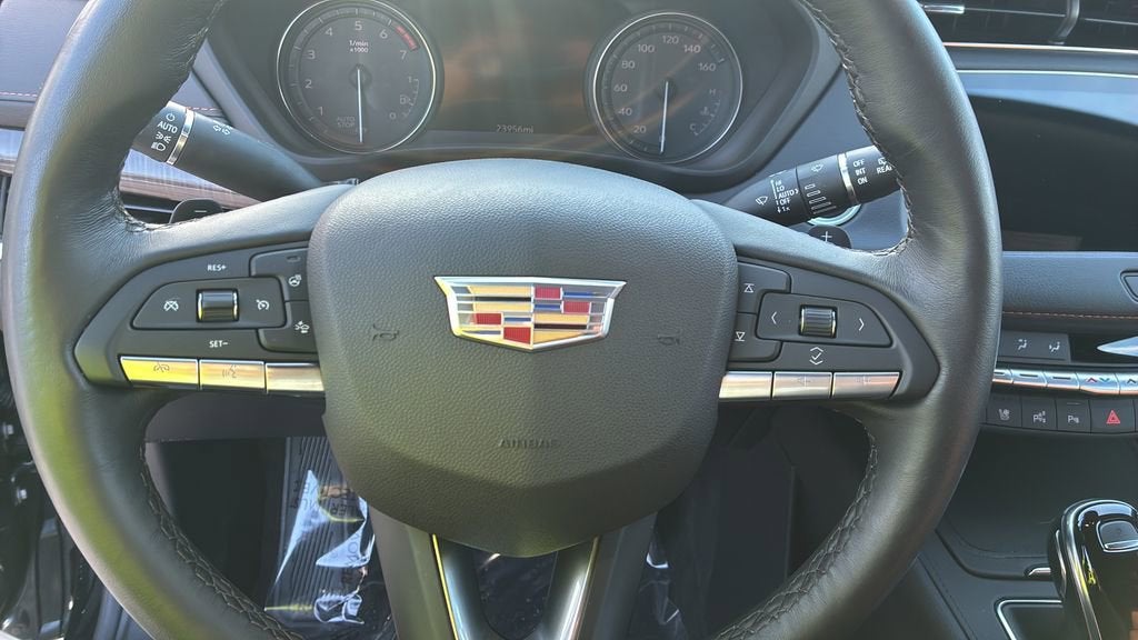 2023 Cadillac XT4 Premium Luxury