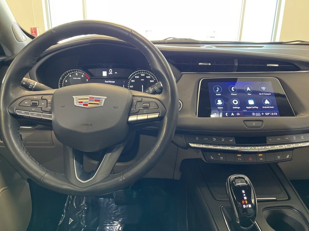 2023 Cadillac XT4 Premium Luxury