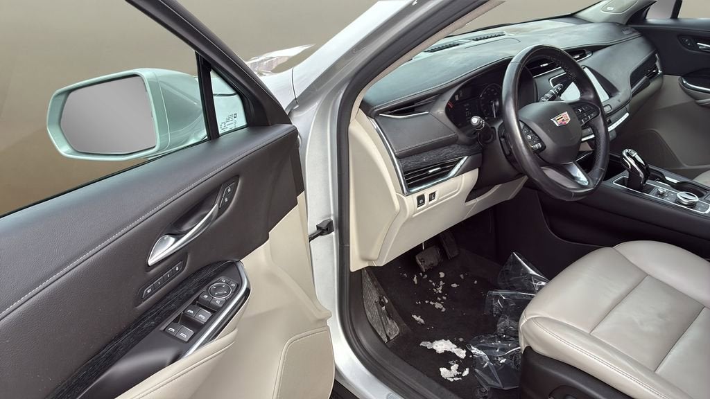 2021 Cadillac XT4 Premium Luxury