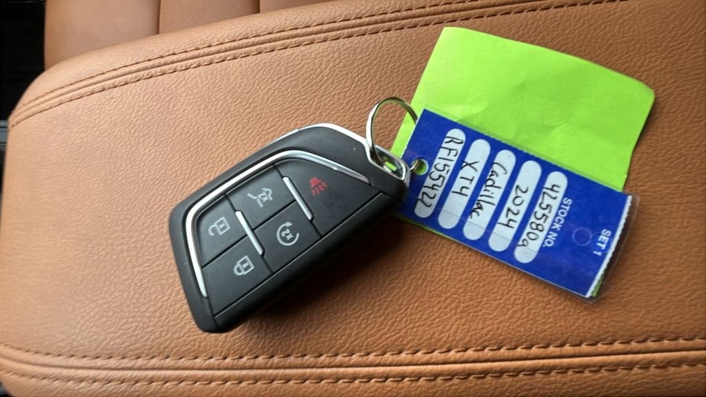 2024 Cadillac XT4 Premium Luxury