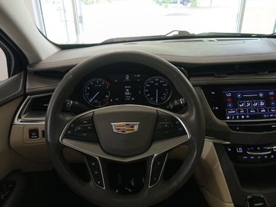 2022 Cadillac XT5 Premium Luxury