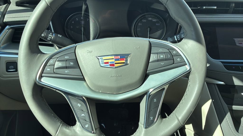 2023 Cadillac XT5 Premium Luxury