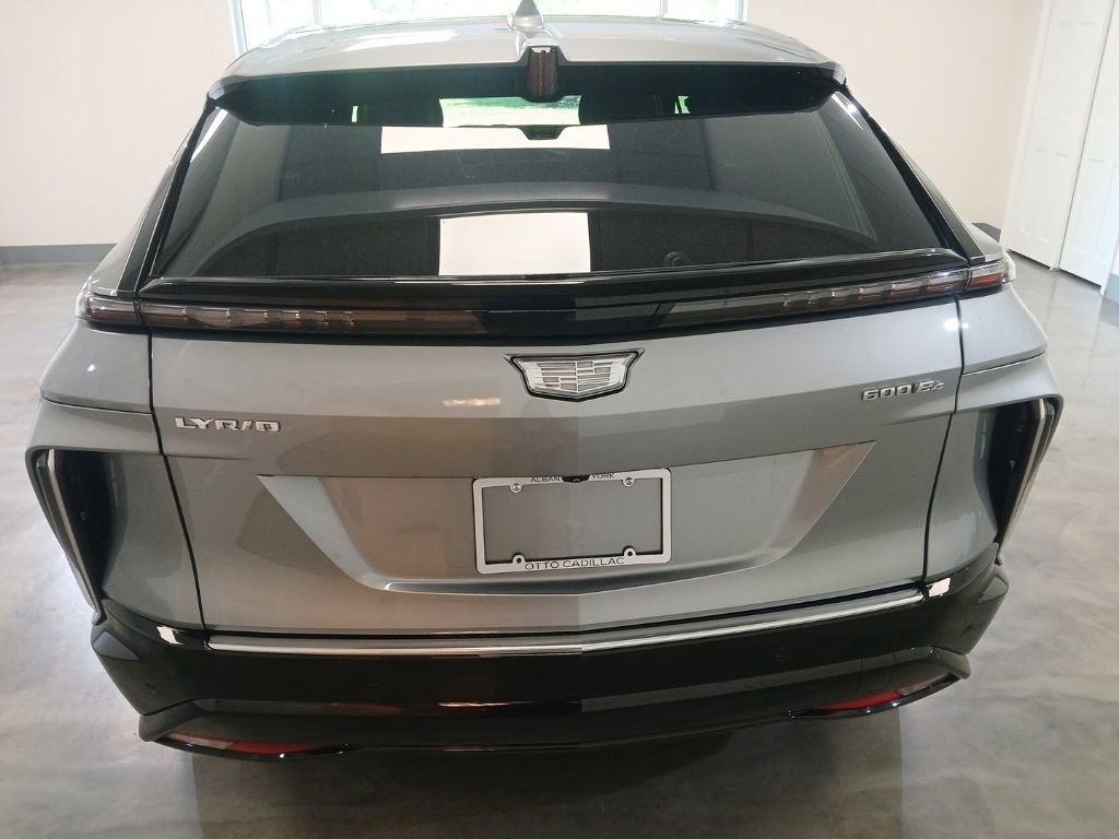 2024 Cadillac LYRIQ Luxury 1