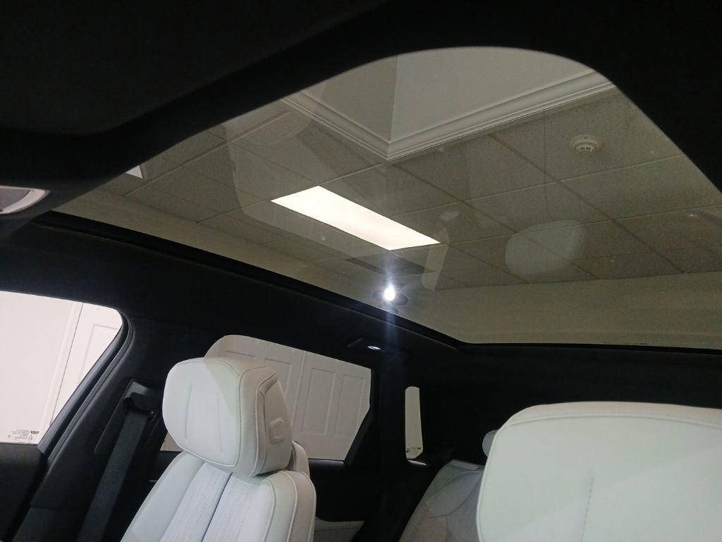 2024 Cadillac LYRIQ Luxury 1