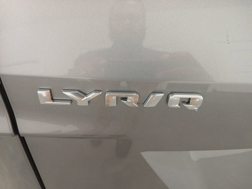 2024 Cadillac LYRIQ Luxury 1