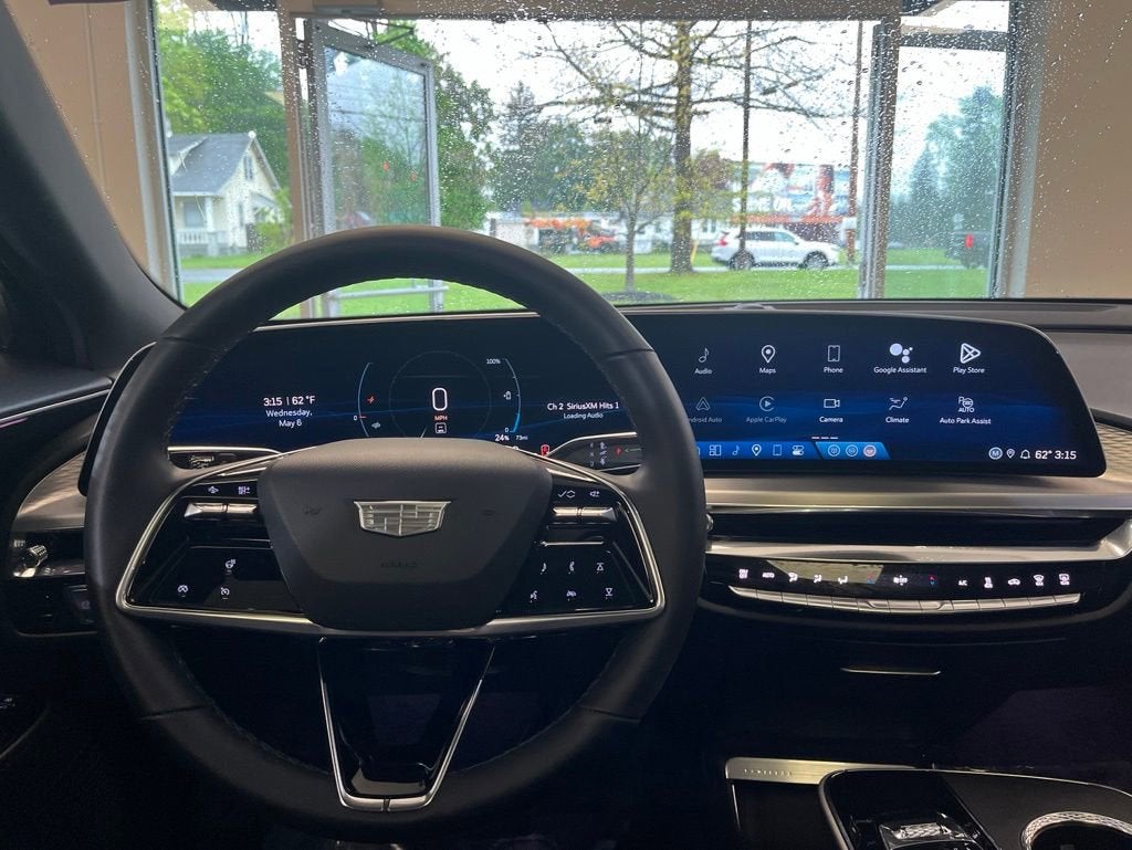 2024 Cadillac LYRIQ Luxury 1