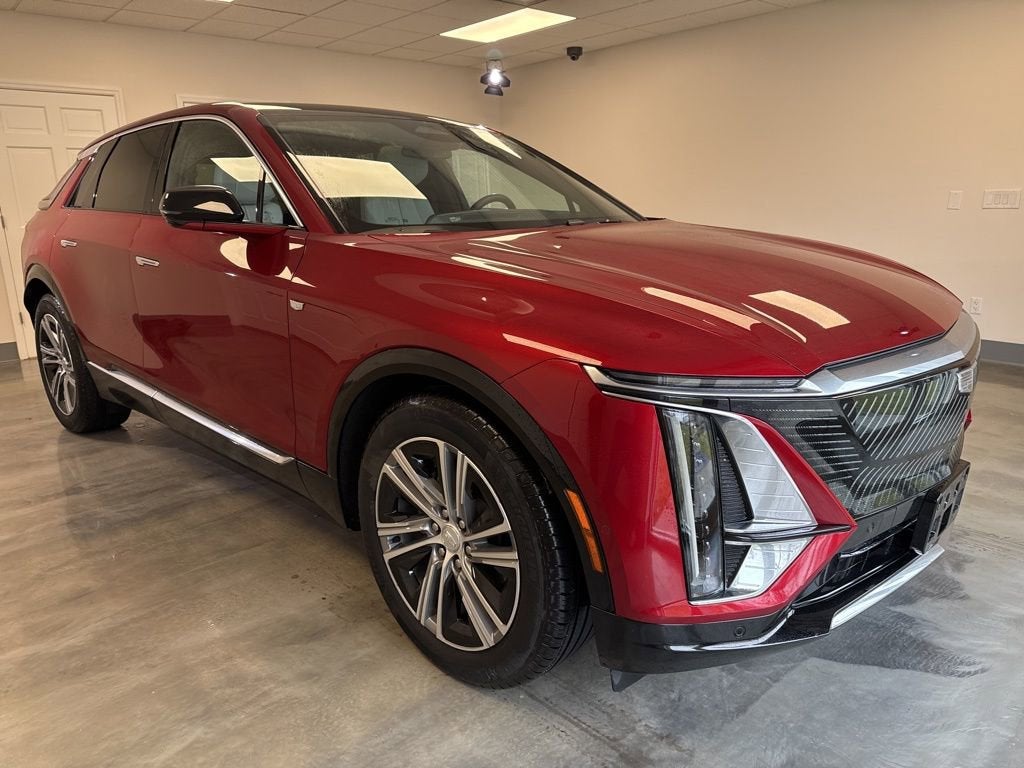 2024 Cadillac LYRIQ Luxury 1