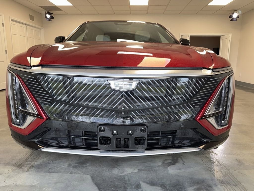 2024 Cadillac LYRIQ Luxury 1
