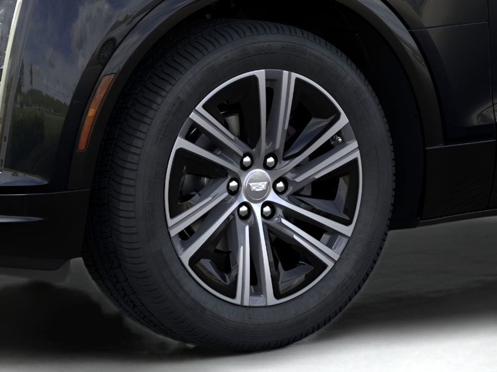 2025 Cadillac LYRIQ Luxury 2