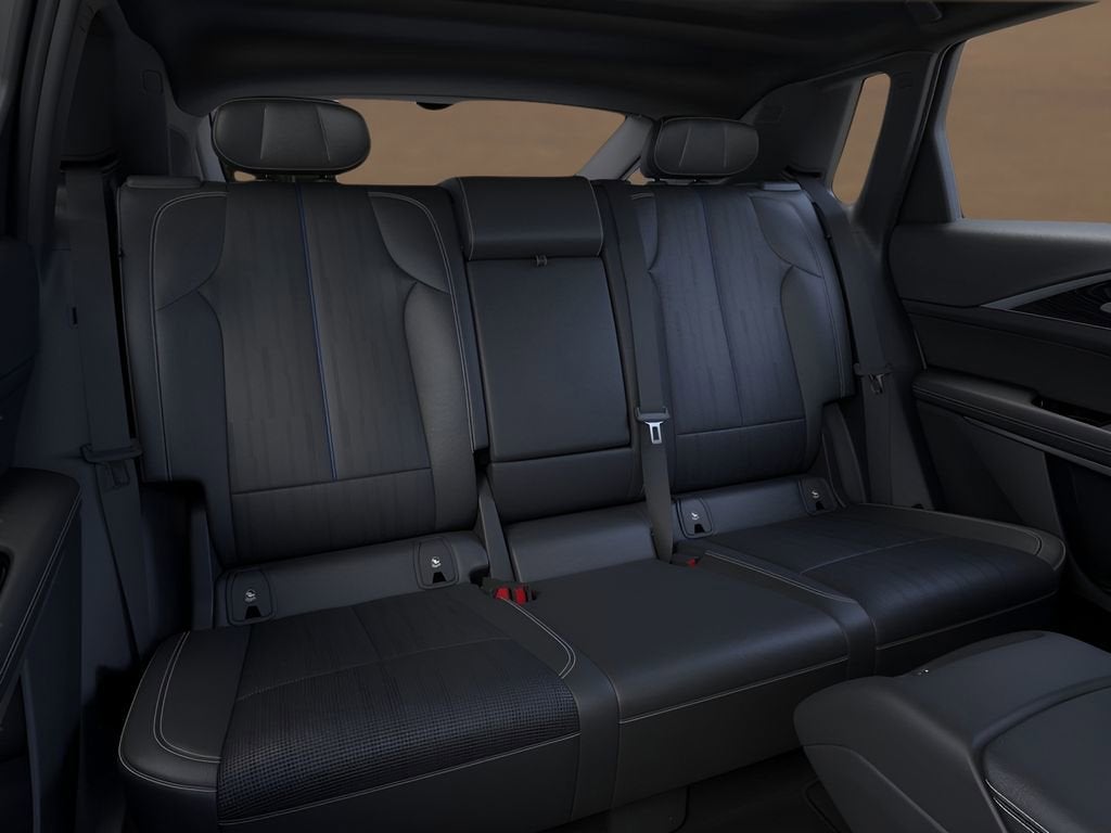 2025 Cadillac LYRIQ Luxury 2