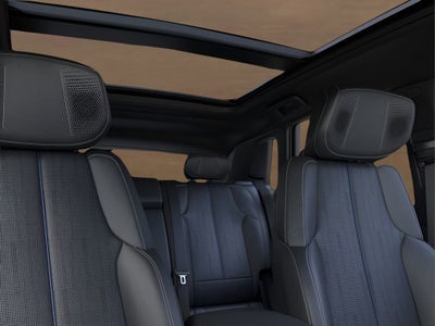 2025 Cadillac LYRIQ Luxury 2