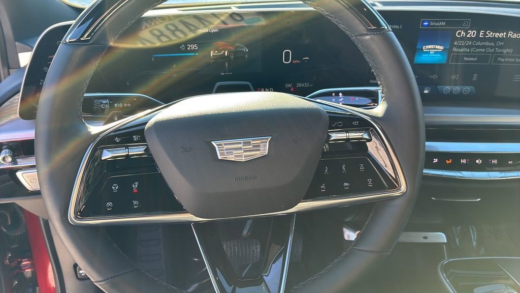 2024 Cadillac LYRIQ Luxury 2