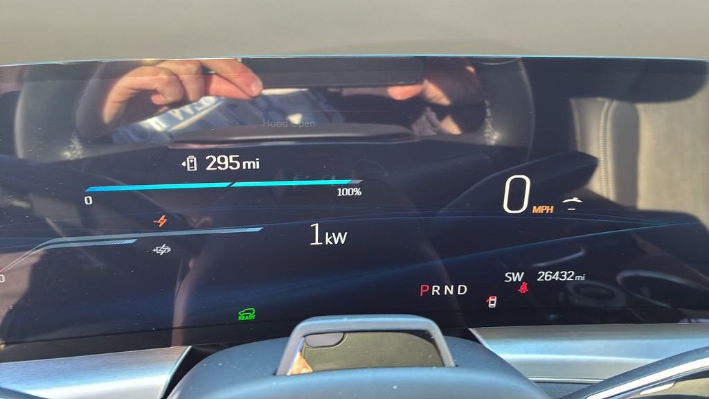 2024 Cadillac LYRIQ Luxury 2