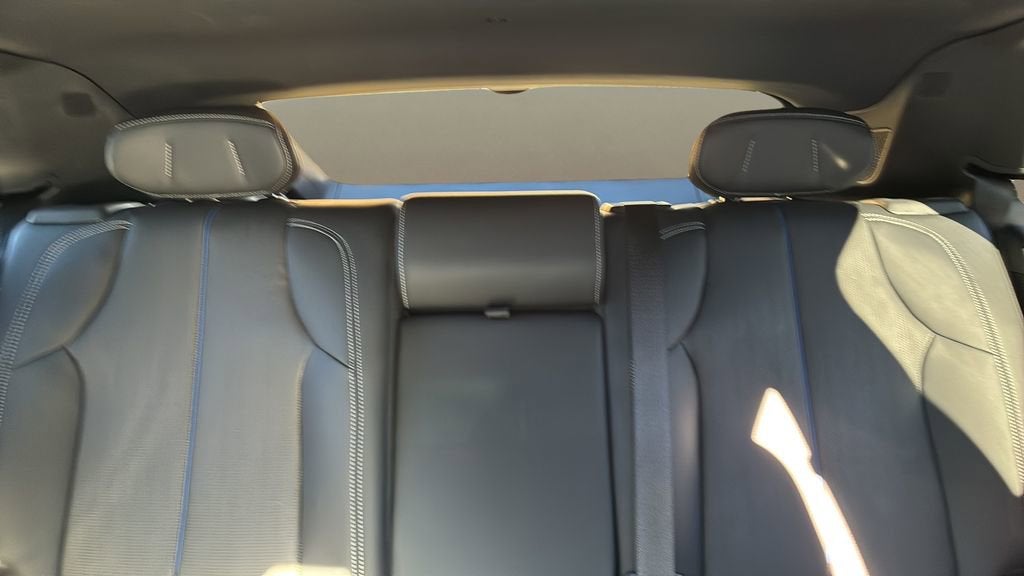 2024 Cadillac LYRIQ Luxury 2