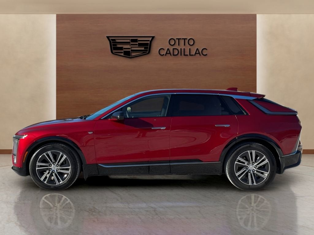 2024 Cadillac LYRIQ Luxury 2