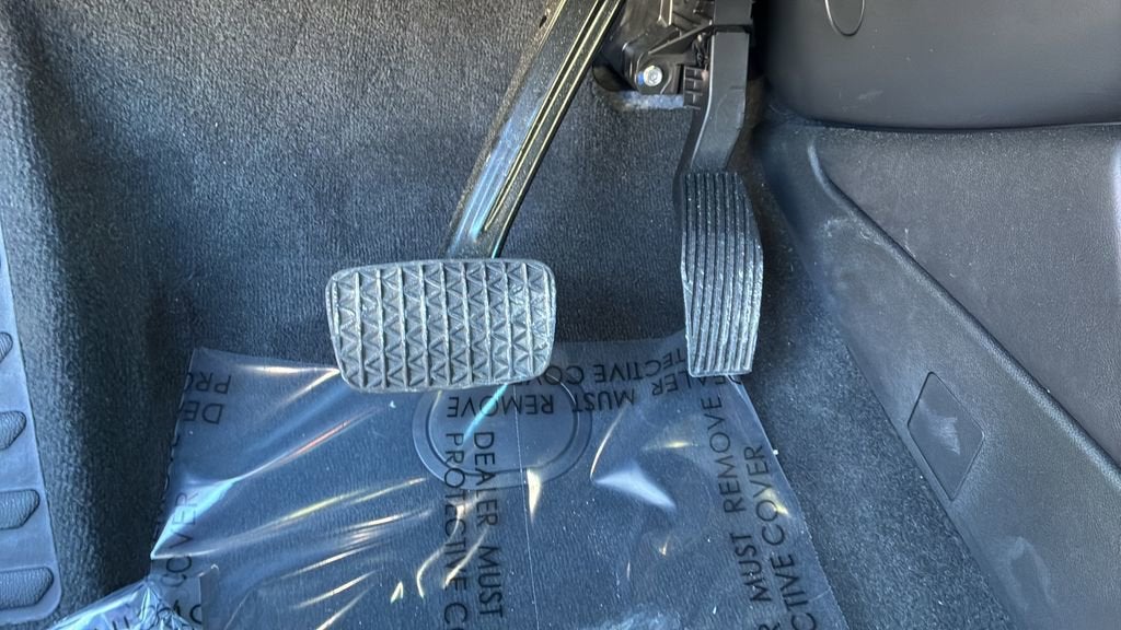 2024 Cadillac LYRIQ Luxury 2