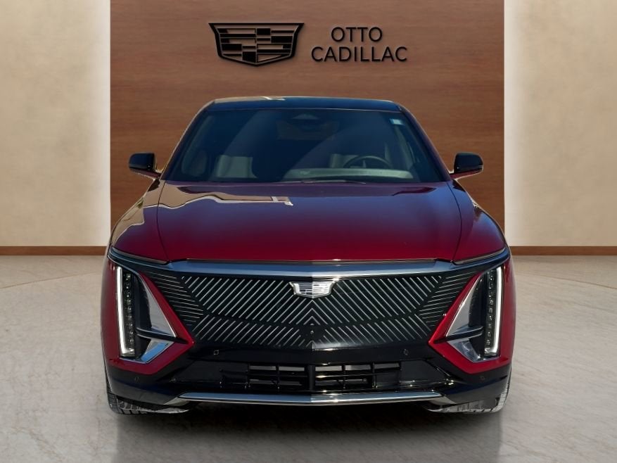 2024 Cadillac LYRIQ Luxury 2