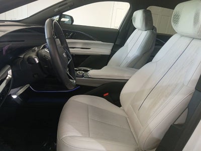 2024 Cadillac LYRIQ Luxury 2