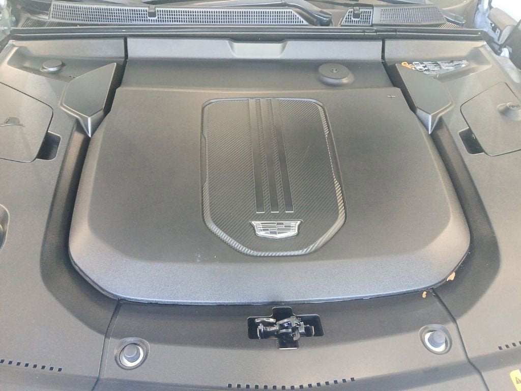 2024 Cadillac LYRIQ Luxury 2