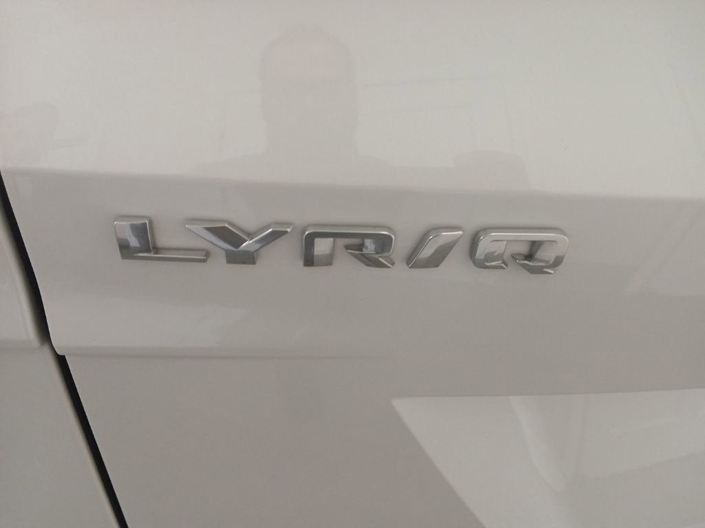 2024 Cadillac LYRIQ Luxury 2