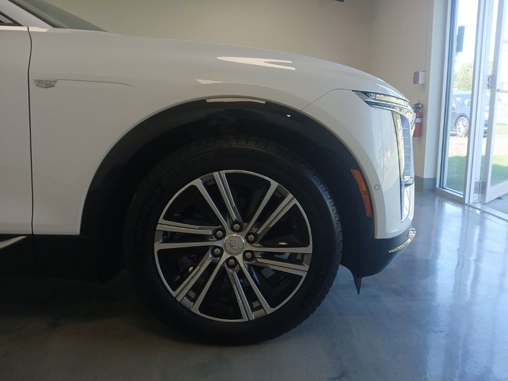 2024 Cadillac LYRIQ Luxury 2