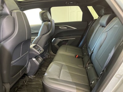 2024 Cadillac LYRIQ Luxury 2