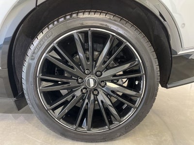 2024 Cadillac LYRIQ Luxury 2