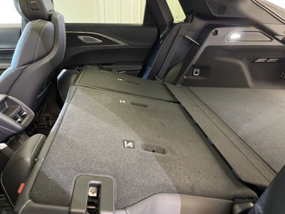 2024 Cadillac LYRIQ Luxury 2