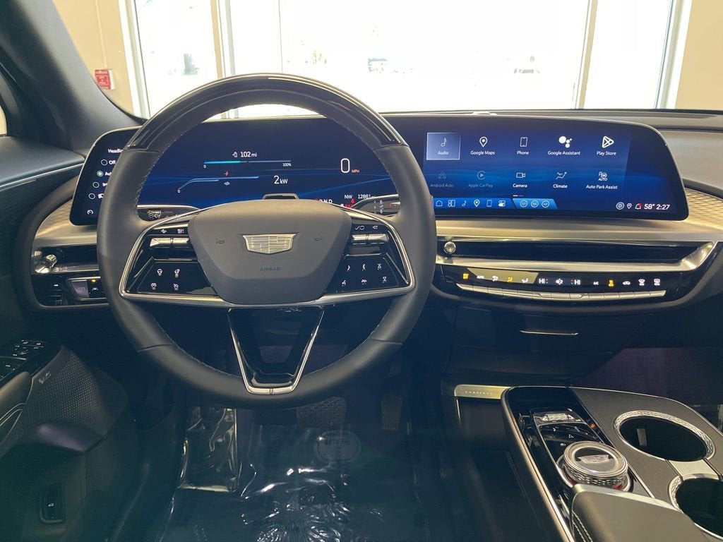 2024 Cadillac LYRIQ Luxury 2