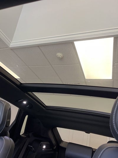 2024 Cadillac LYRIQ Luxury 2