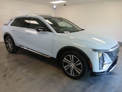 2024 Cadillac LYRIQ Luxury 2