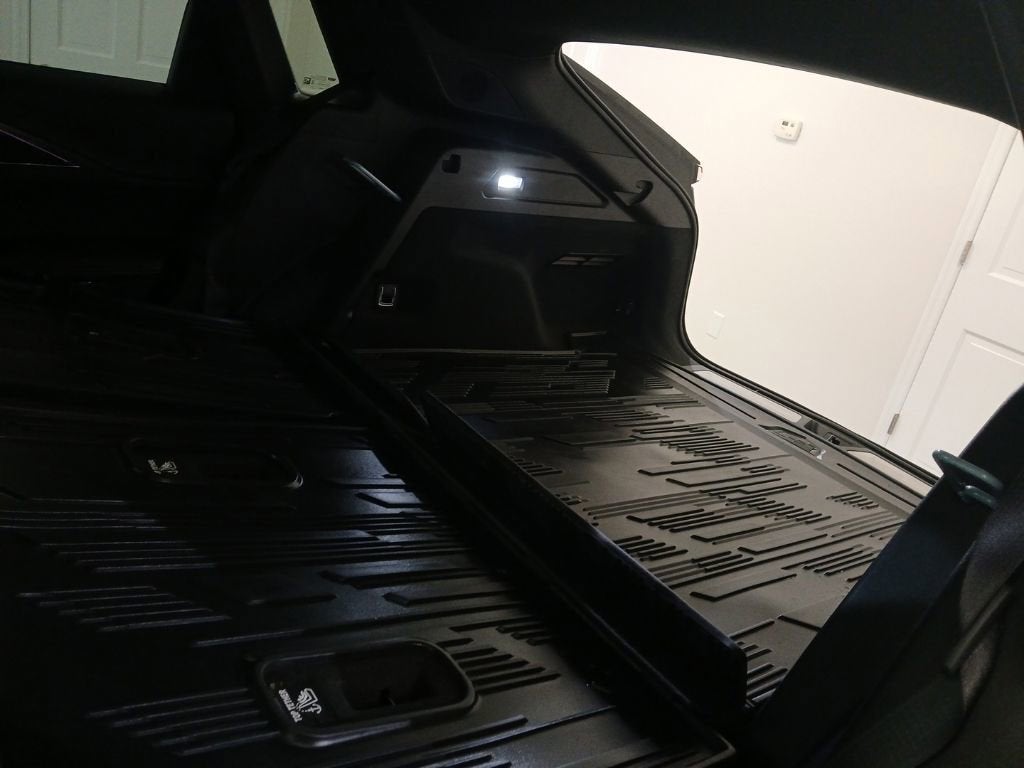 2024 Cadillac LYRIQ Luxury 2