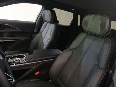 2024 Cadillac LYRIQ Luxury 2