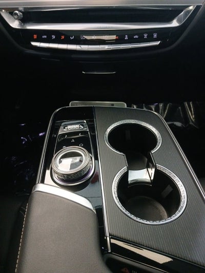 2024 Cadillac LYRIQ Luxury 2