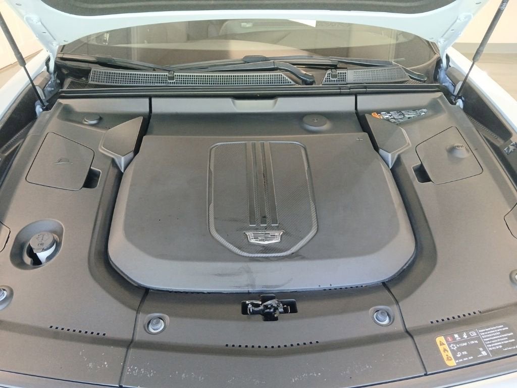 2024 Cadillac LYRIQ Luxury 2