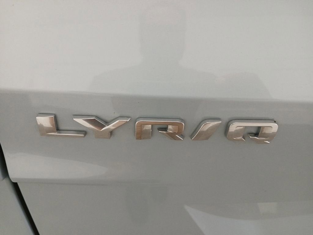 2024 Cadillac LYRIQ Luxury 2