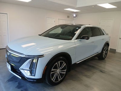 2024 Cadillac LYRIQ Luxury 2