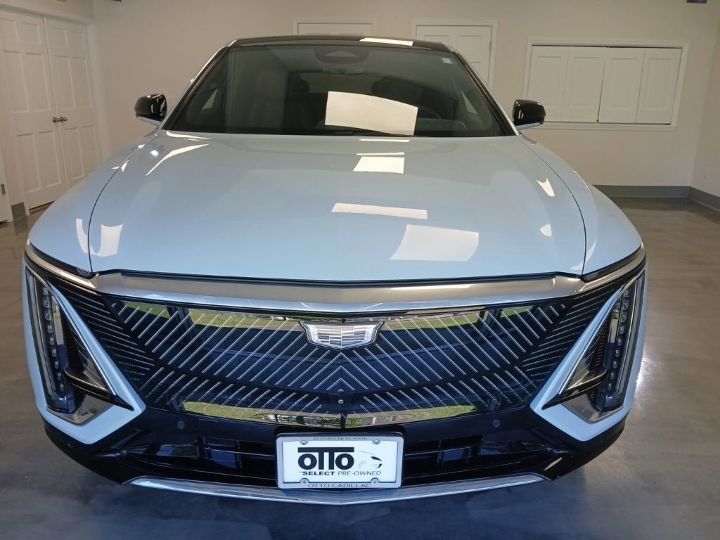2024 Cadillac LYRIQ Luxury 2