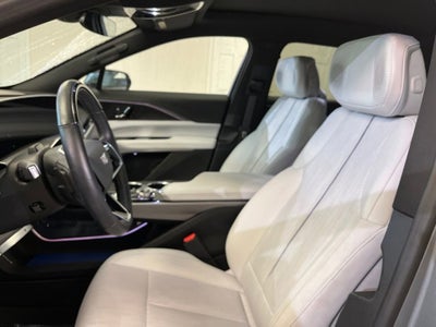 2024 Cadillac LYRIQ Luxury 2