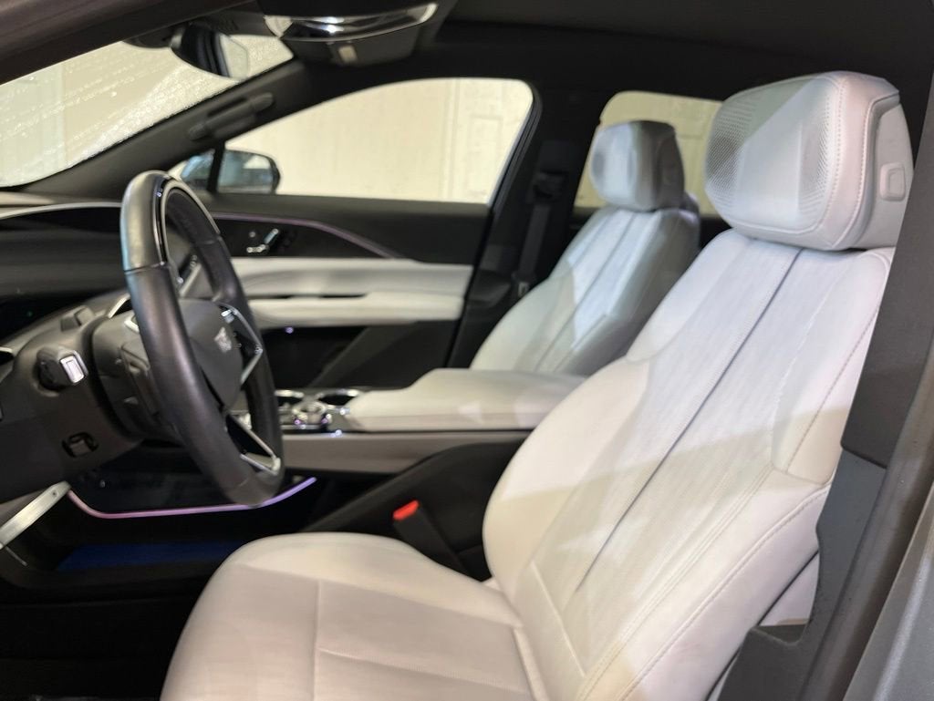 2024 Cadillac LYRIQ Luxury 2