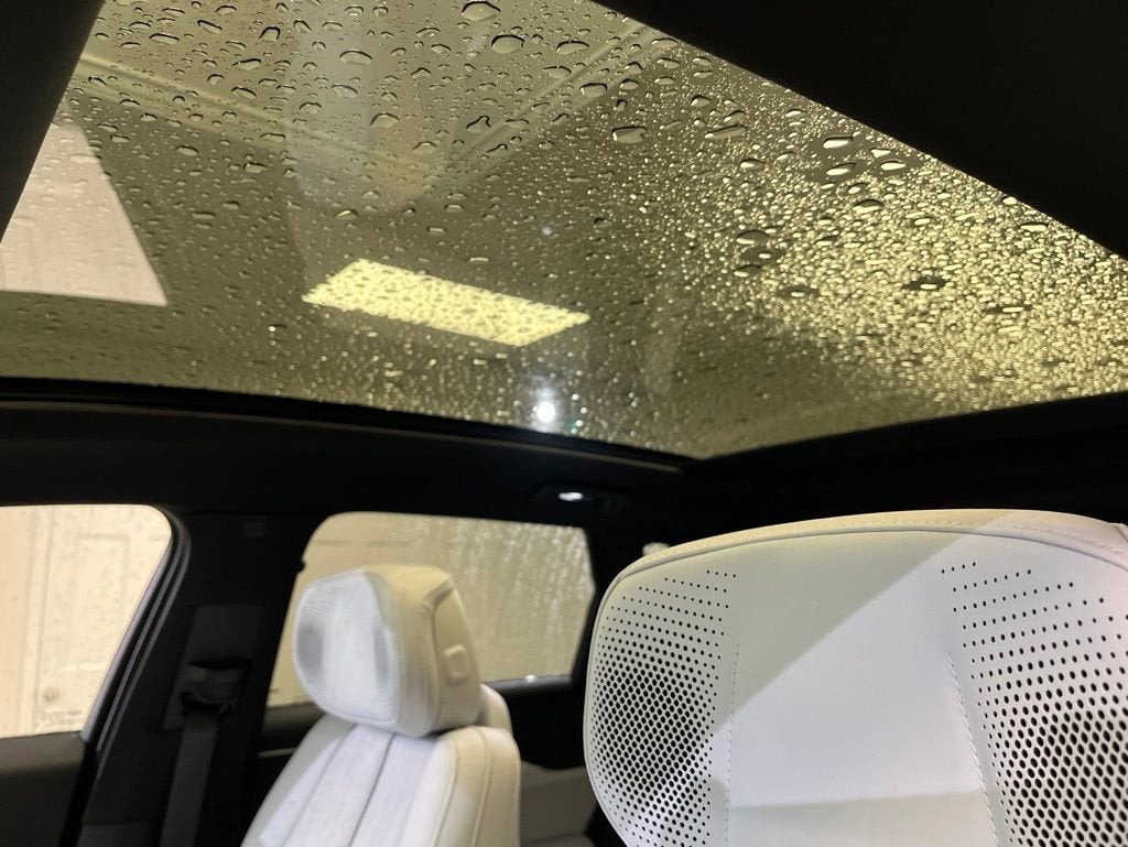 2024 Cadillac LYRIQ Luxury 2