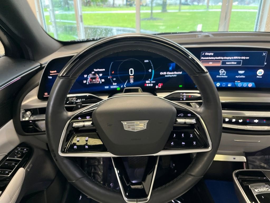 2024 Cadillac LYRIQ Luxury 2